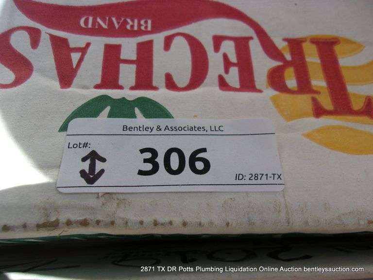 LOT: (2) BOXES OF HOME WALL DECORATIONS