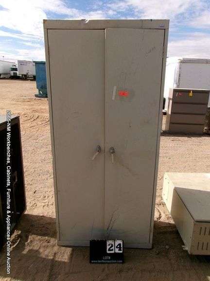 SANDUSKY METAL 2-DOOR CABINET