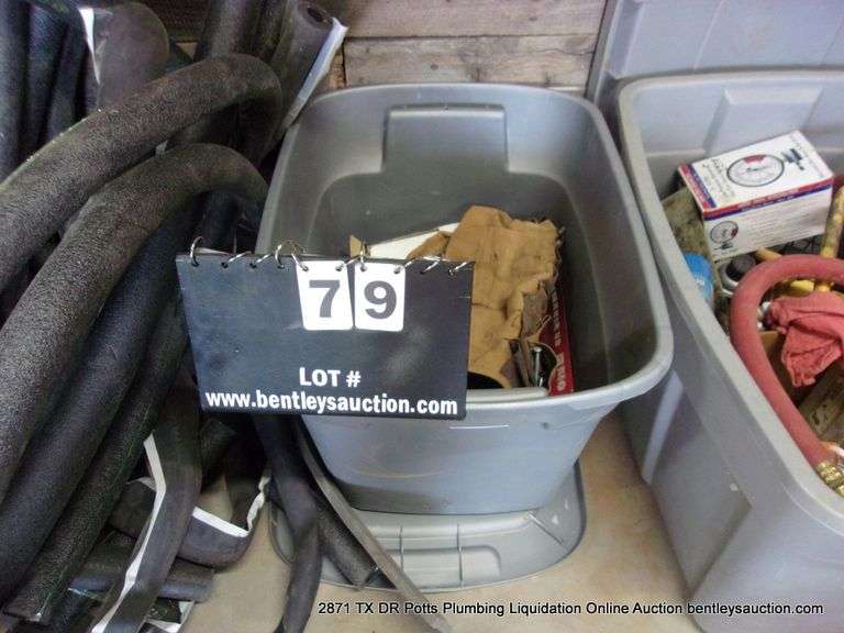 PLASTIC CONTAINER: TOOLS, GAS GAUGE, BATTERY, ETC