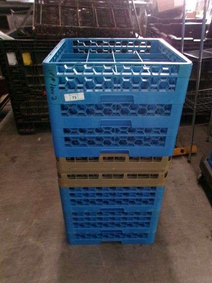 CARLISLE FOOD SERVICE COMPARTMENT, GLASS RACK W/ GLASS CUPS QTY 8