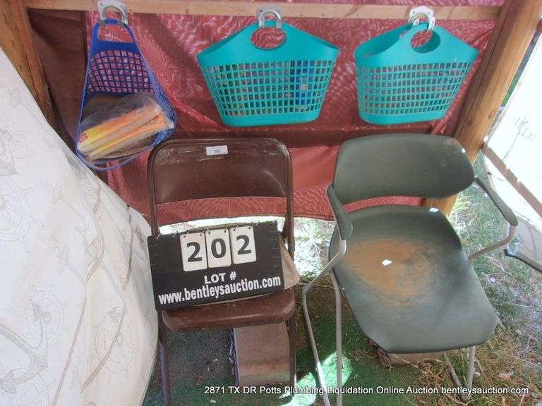 LOT: (2) CHAIRS, (3) BASKETS