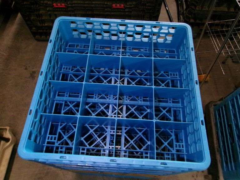 CARLISLE FOOD SERVICE COMPARTMENT, GLASS RACK W/ GLASS CUPS QTY 8