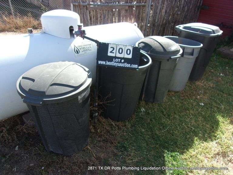 LOT: (5) 32 GALLON TRASHCANS