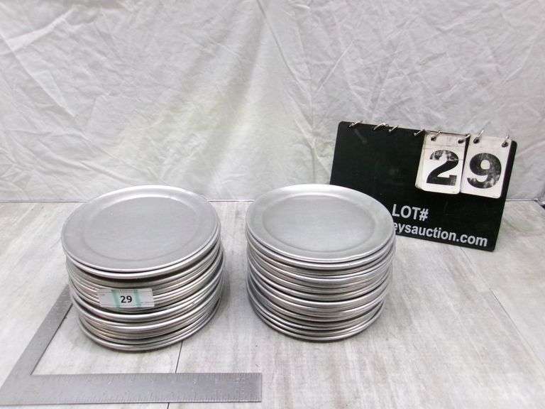 STACK OF 50 SMALL PIZZA PANS