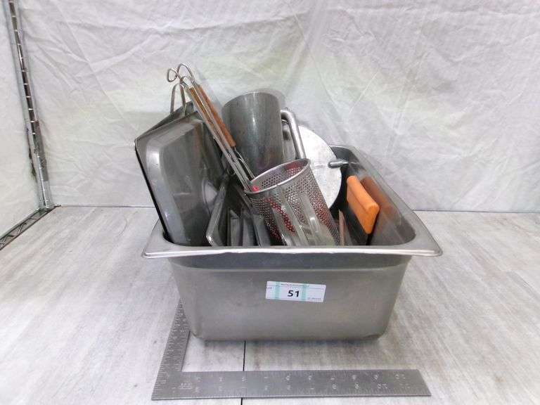 STAINLESS STEEL PAN W/ ASSORTED KITCHEN ITEMS