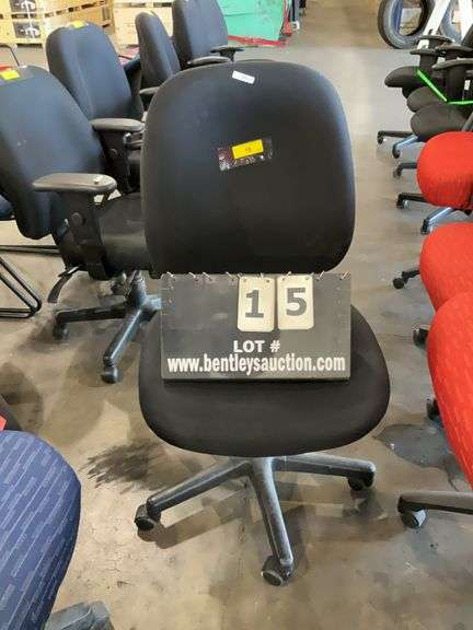 FABRIC TASK CHAIR - BLACK W/ ADJUSTABLE SEAT & BACK REST