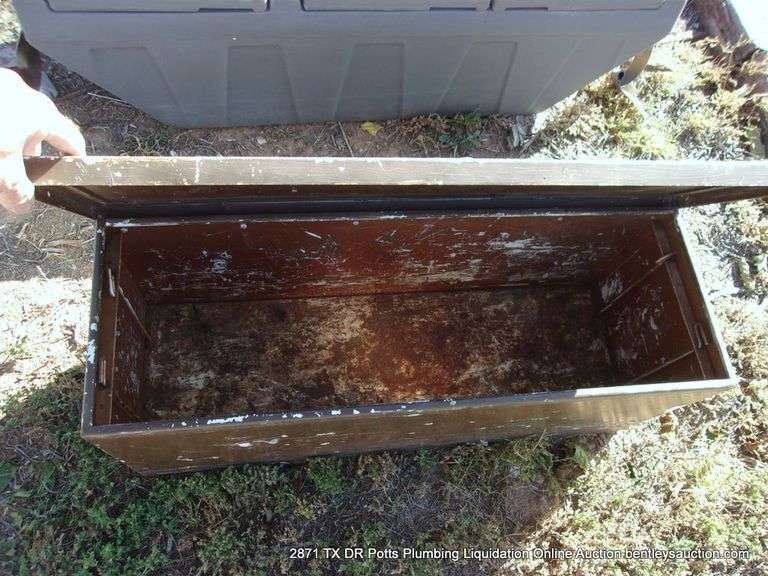 BROWN METAL TOOLBOX