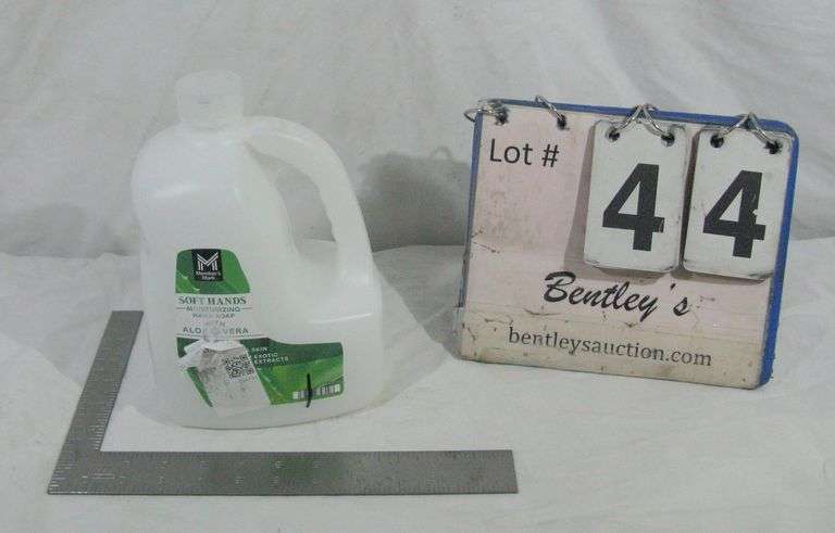 MM SOFT HANDS MOISTURIZING HAND SOAP W/ ALOE VERA