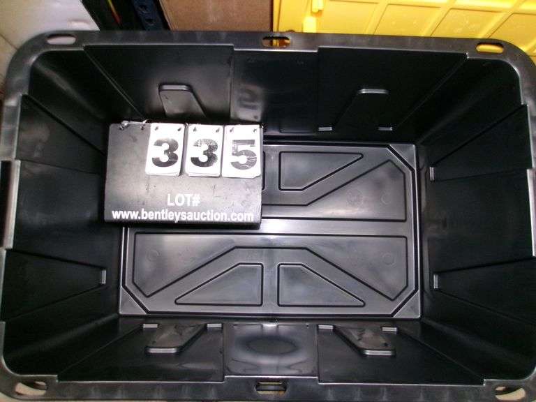 27 GALLON TOTE W/ LIDS, QTY 4