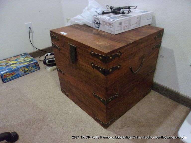 WOODEN W/ DARK FINISH CHEST