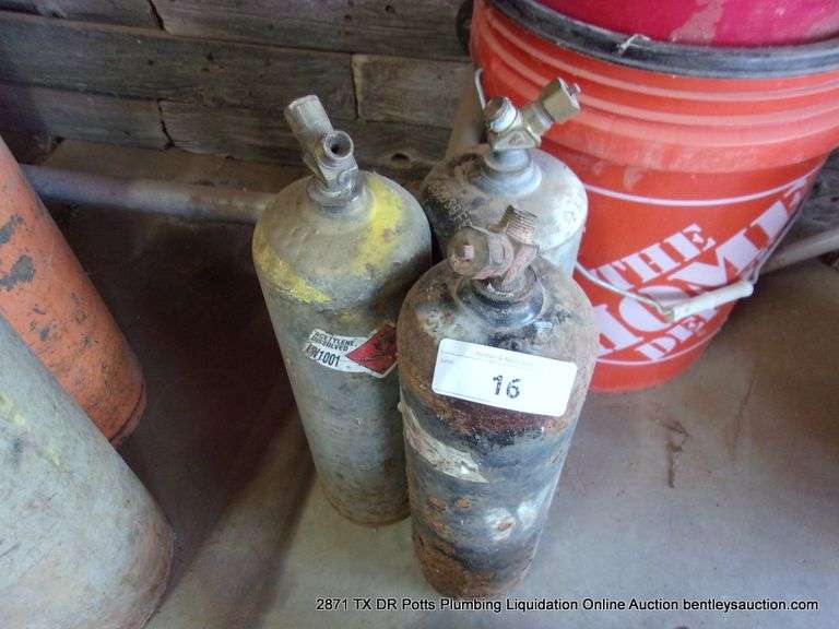 LOT: (3) ACETYLENE BOTTLES