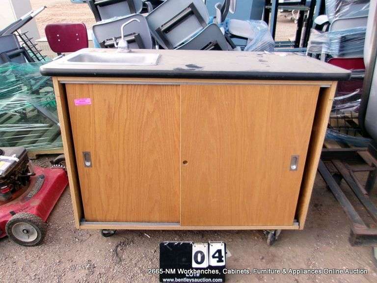 MOBILE LAB TABLE