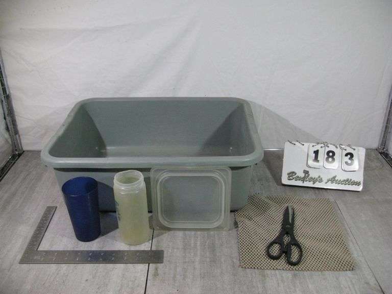 LOT: MISC RESTAURANT ITEMS