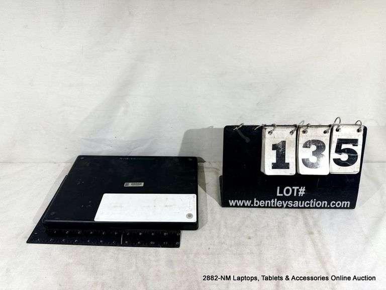 APPLE MAC BOOK PRO - NO CORD