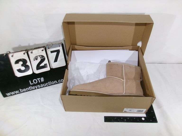 UGG CLASSIC MINI SAN, WOMEN'S SIZE 10, 1016222