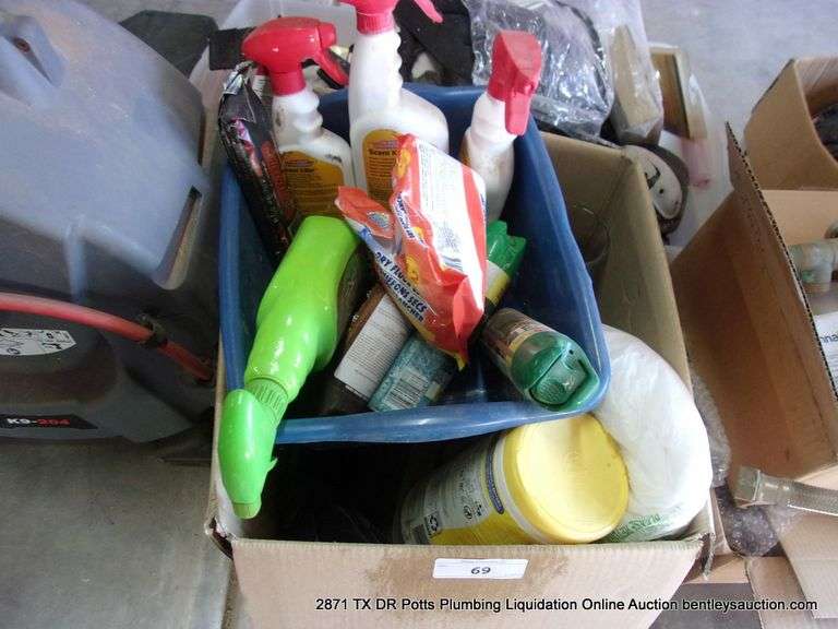 BOX: ASSORTED CLEANING SUPPLIES