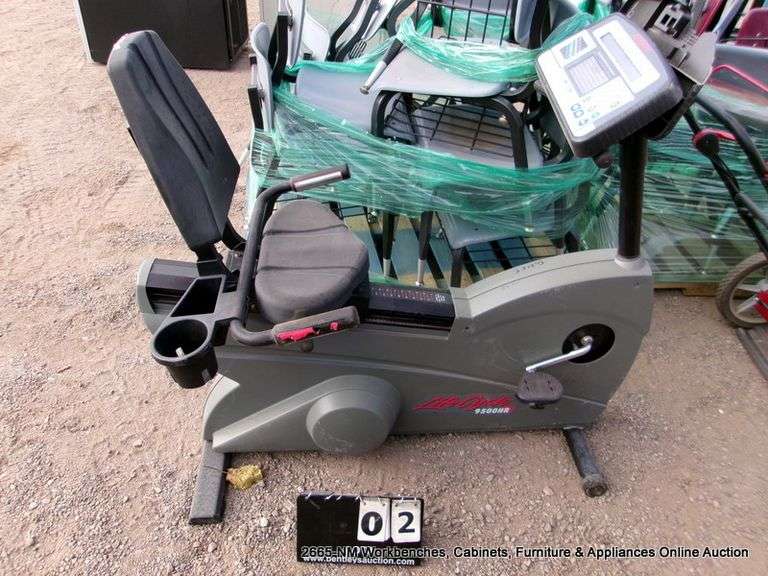 LIFE FITNESS 9500HR RECUMBENT BIKE