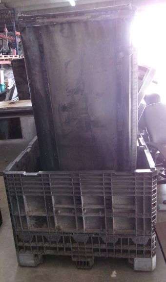 CRATE OF MISC. KITCHEN ITEMS, CONTENTS ONLY