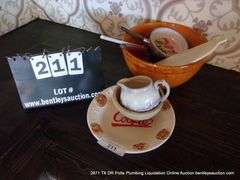 LOT: COOKIE BOWL, TEAPOT, SPATULA, SPOON, SALAD BOWL