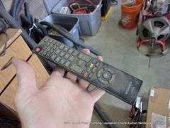 MAGNAVOX LED TV & WALL HANGER