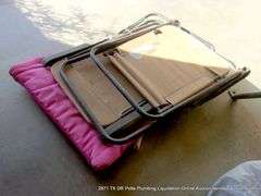LOT: FOLDING LAWN CHAIRS