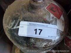 LOT: (4) ACETYLENE BOTTLES - 1 WITH TORCH TURBO TORCH