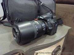 NIKON DIGITAL CAMERA D5600 W/ CASE - WORKS