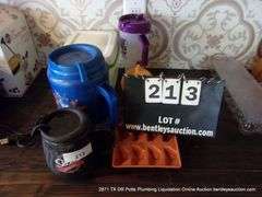 LOT: TEXAS LONGHORN ICE TRAY, PLASTIC COFFEE MUGS, TUPPERWARE