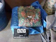 LOT: BLANKET & PLASTIC TARP - UNKNOWN SIZE