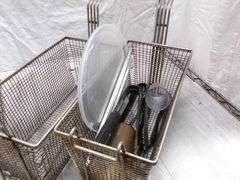 4 STAINLESS STEEL DEEP FRYER BASKETS, 4 X MONEY