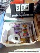 LOT: (2) BOXES OF HOME WALL DECORATIONS