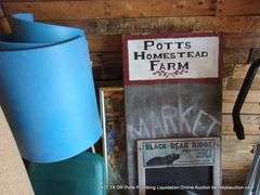 PALLET: SHOES, CLOTHES, CHALK BOARDS, PAINTING, FOAM, CORK ROLL, ETC