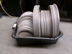 BLACK TOTE W/ PIZZA PANS