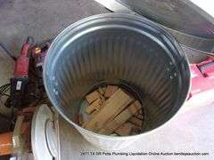 BEHRENS 31 GALLON TRASHCAN W/ LID