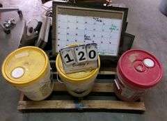 PALLET; MISC. RESTAURANT ITEMS