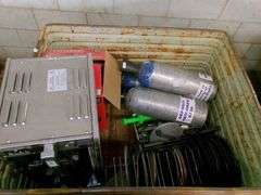 CRATE OF MISC. KITCHEN ITEMS, CONTENTS ONLY