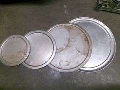 BLACK TOTE W/ PIZZA PANS