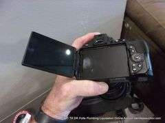 NIKON DIGITAL CAMERA D5600 W/ CASE - WORKS