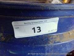 5 GALLON BUCKET RIDGID PIPE CUTTER & PIPE DIES