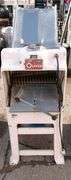 OLIVER BREAD SLICER