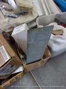 BOX: SLOAN KITS, BOWL WAX, T&S BRASS DRAIN