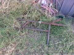 LOT: TRASHCAN, HOSES, SPRINKLER, BUCKETS, FLOWER POTS