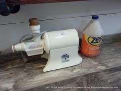 THE CHAMPION JUICER AND ZEP HEAVY-DUTY CITRUS DEGREASER