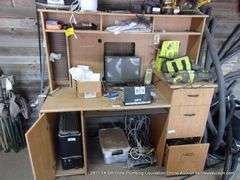 COMPUTER DESK - NO CONTENTS