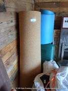 PALLET: SHOES, CLOTHES, CHALK BOARDS, PAINTING, FOAM, CORK ROLL, ETC