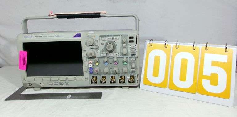 TEKTRONIX DP0-3054 DIGITAL PHOSPHOR OSCILLOSCOPE