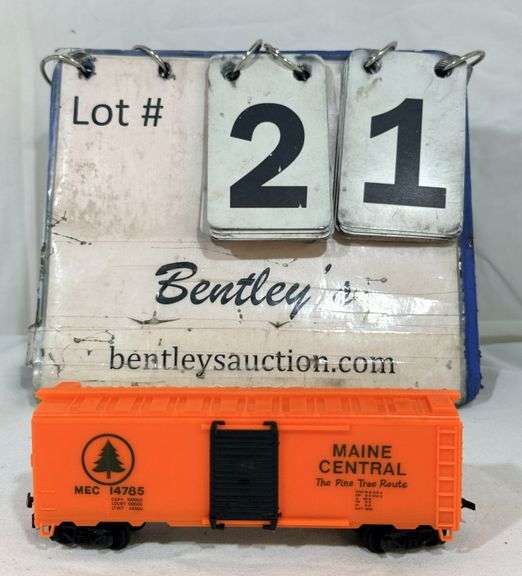MODEL POWER HO-SCALE MAINE CENTRAL RAILROAD BOX CAR 40'