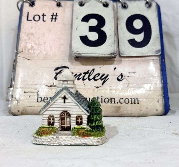 RGA 1992 CHURCH FIGURINE