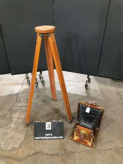 THE NATIONAL CAMERA STEREO W/ WOODEN TRIPOD