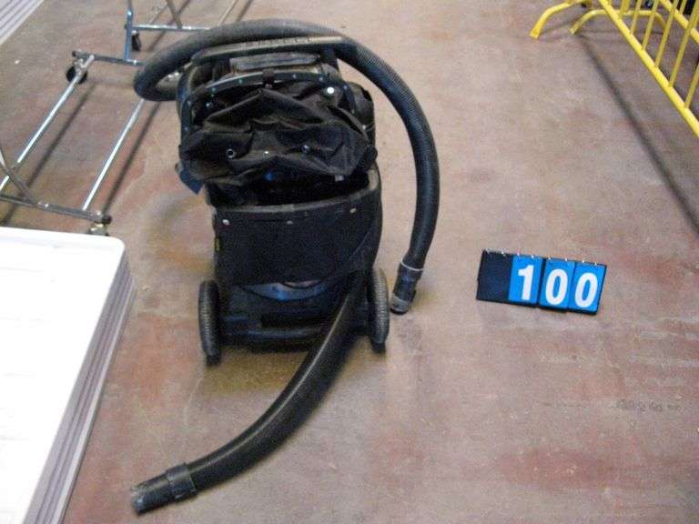 DEWALT 10 GALLON STAINLESS STEEL WET/DRY SHOP VACUUM